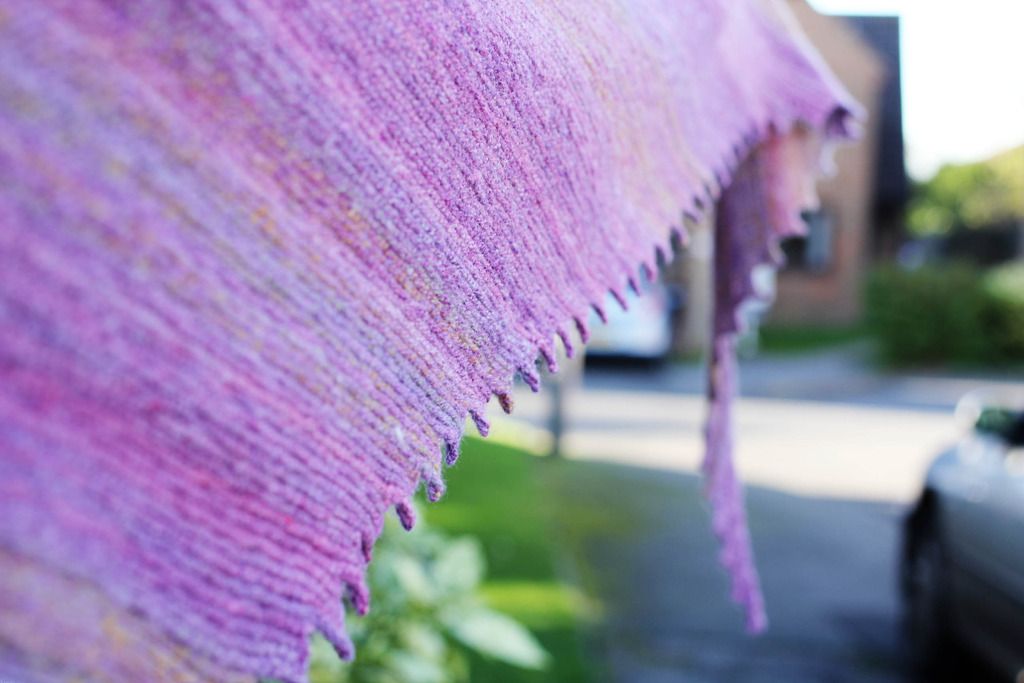 FO and Tell Stranded Blog Handspun Yarn Hitchhiker Shawl Martina Behm