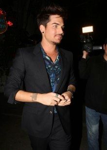 http://i770.photobucket.com/albums/xx348/Quu3/Adamtopia/Adam-Lambert-alexander-mcqueen-MCQ-black-butterfly-print-shirt-1-220x308_zps365f6fd8.jpg