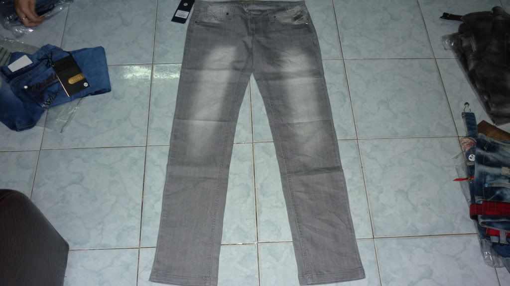 Thanh lý gấp lô quần jean nữ 63c giá rẻ !!! Thanh lý gấp lô quần jean nữ 63c giá rẻ !!!
